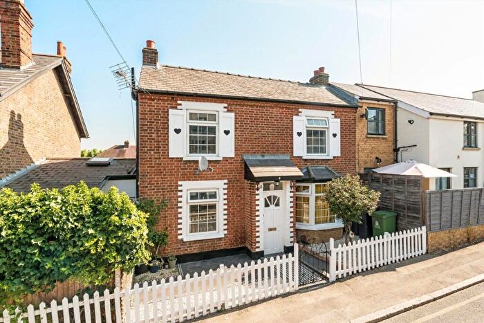 2 Bedroom Semi-Detached House For Sale In Haycroft Road, Surbiton, KT6