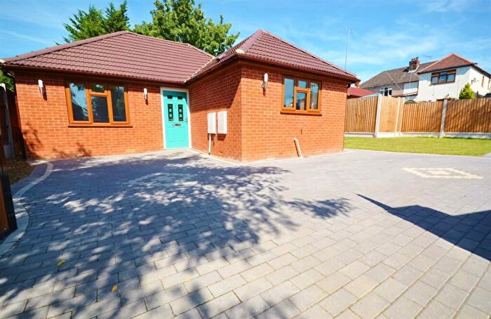 2 Bedroom Detached Bungalow To Rent In Lodge Lane, North Grays, RM17