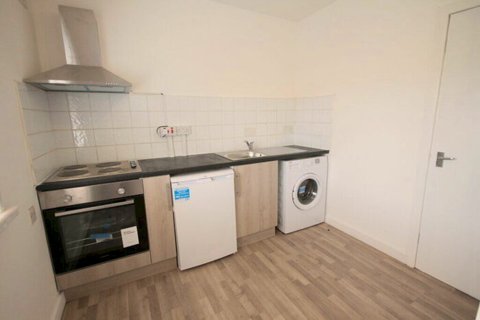 1 Bedroom Flat To Rent In Fewston Avenue, Leeds, LS9