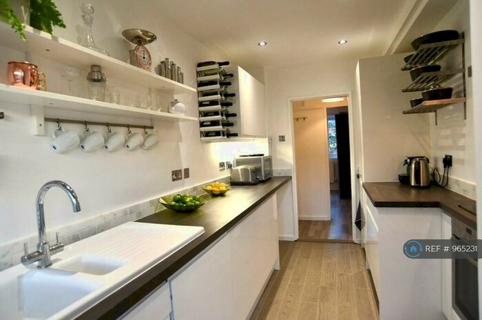 3 Bedroom Flat To Rent In Rockdove Avenue, Manchester, M15