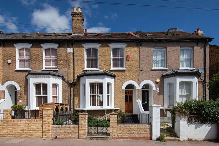 4 Bedroom Property For Sale In Barclay Road, Walthamstow, E17