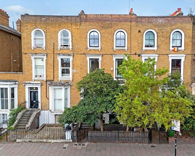 2 Bedroom Apartment To Rent In Bow Road, Bow, E3