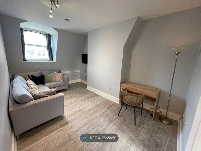 3 Bedroom Flat To Rent In Grainger Street, Newcastle Upon Tyne, NE1
