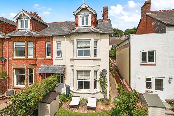 4 Bedroom End Terrace House For Sale In Easthams Road, Crewkerne, Somerset, TA18
