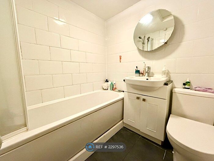 1 Bedroom Flat To Rent In Elderwood Place, London, SE27