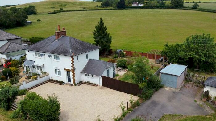 3 Bedroom Semi-Detached House For Sale In Shipston Road, Long Compton, CV36