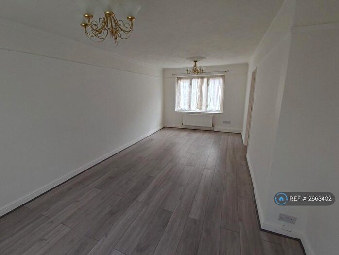 3 Bedroom Terraced House To Rent In Ayres Close, London, E13