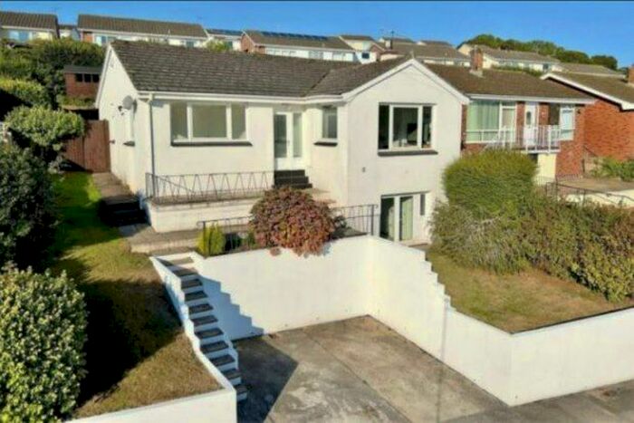 3 Bedroom Bungalow To Rent In Greenfield Road, Paignton, TQ3