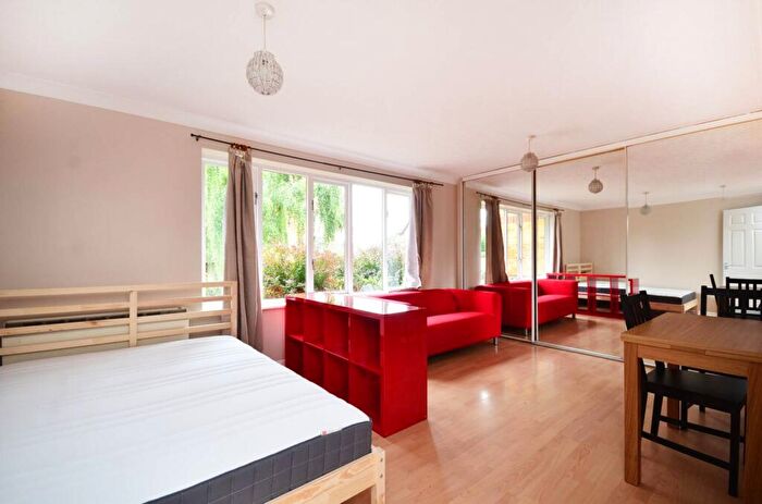 Studio To Rent In Linwood Close, Camberwell, London, SE5