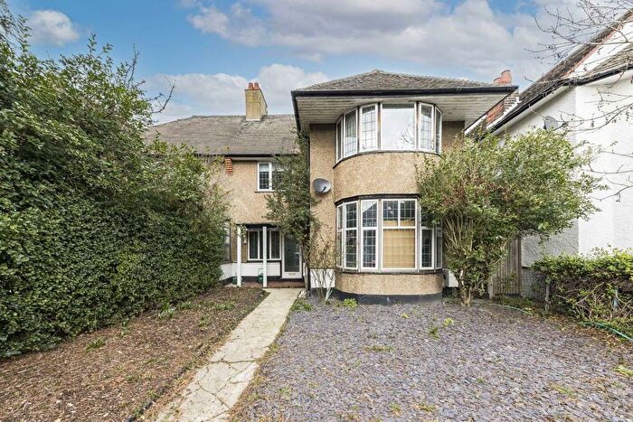 4 Bedroom Property To Rent In Lynton Road, Acton, W3