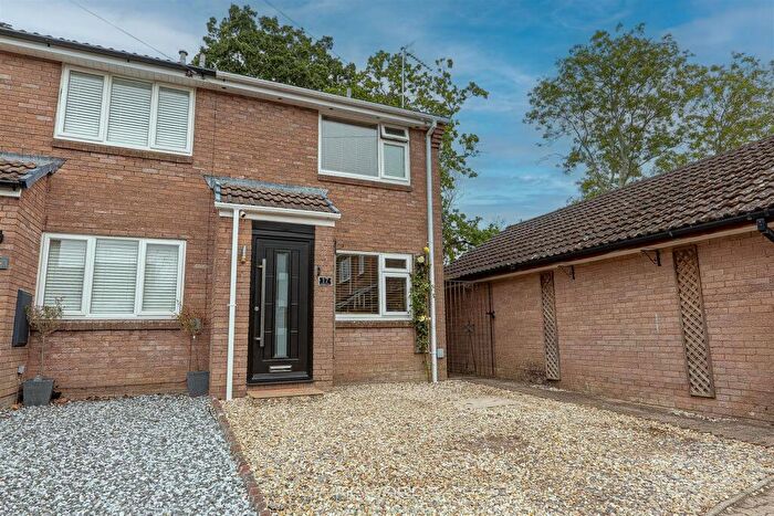 2 Bedroom End Of Terrace House For Sale In Purbeck Drive, Verwood, BH31