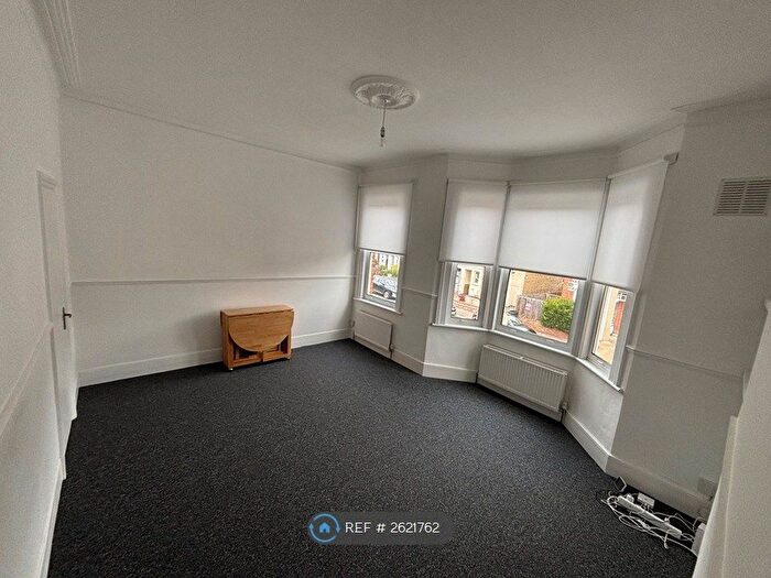 2 Bedroom Flat To Rent In Pattenden Road, London, SE6