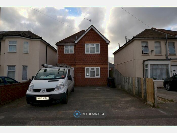 2 Bedroom Flat To Rent In Shelbourne Road, Bournemouth, BH8