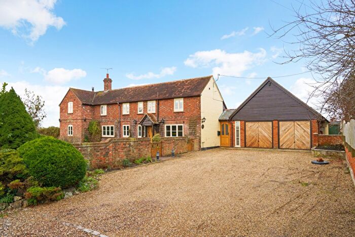 5 Bedroom Detached House To Rent In The Thicket, Leckhampstead, RG20