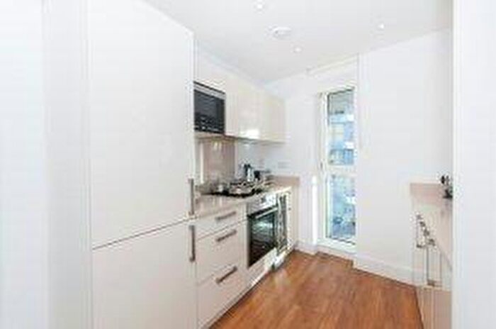 1 Bedroom Flat To Rent In Queensland Road, Islington, London, N7