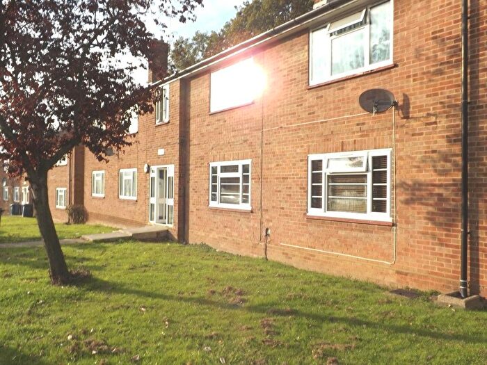2 Bedroom Flat To Rent In Parnell Close, Edgware, HA8
