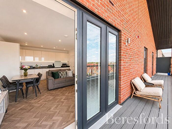 1 Bedroom Apartment For Sale In Bentley Court, Finlay Gardens, RM12