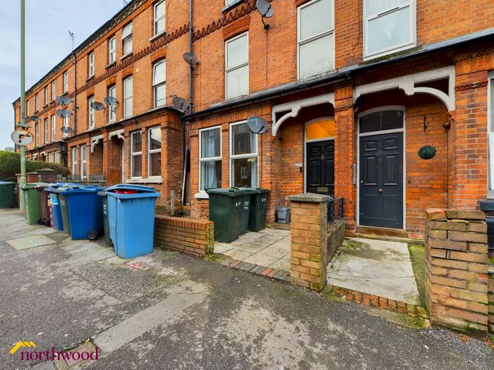 1 Bedroom Flat To Rent In Marlborough Road, Banbury, OX16