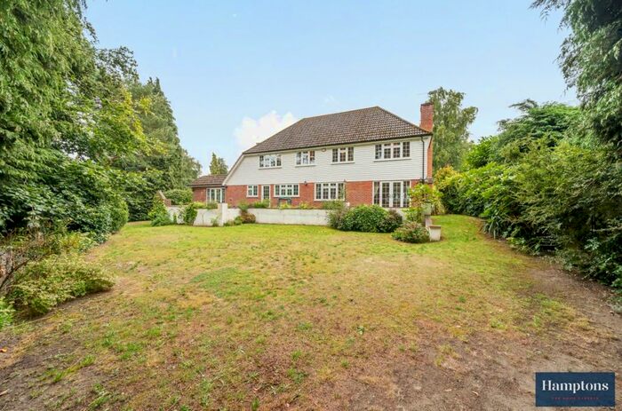 5 Bedroom Detached House To Rent In Brackenhill, Cobham, KT11