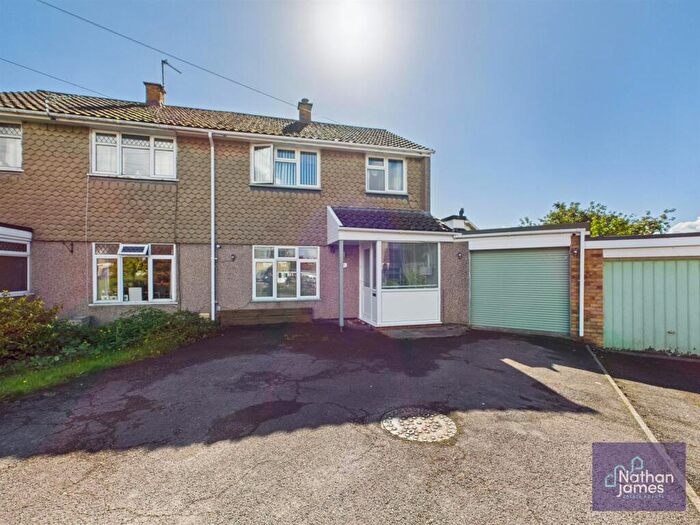 3 Bedroom House For Sale In Willow Close, Caldicot, NP26