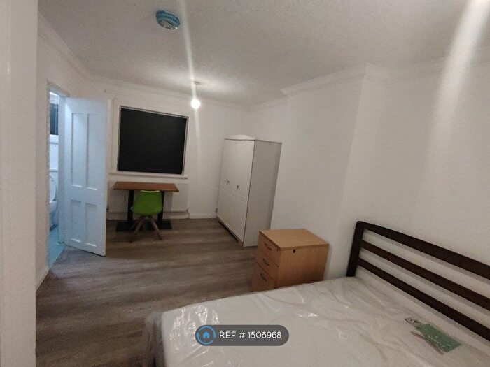 5 Bedroom Terraced House To Rent In Feenan Highway, Tilbury, RM18