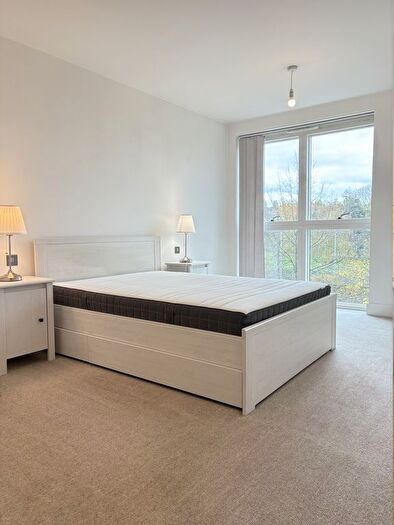 2 Bedroom Flat To Rent In Park Royal, London, NW10