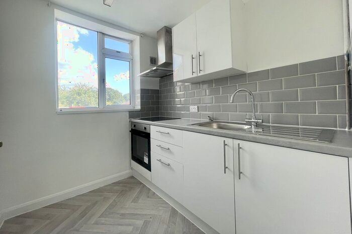 Studio To Rent In Church Street, Chalvey, Slough, SL1