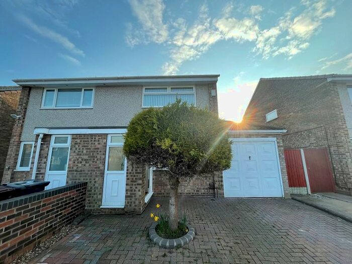 2 Bedroom Semi-Detached House To Rent In St Ives Way, Liverpool, Merseyside., L26