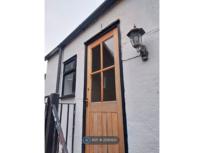 1 Bedroom Flat To Rent In High Street, Ongar, CM5