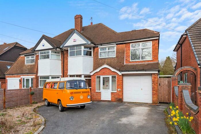 4 Bedroom Semi-Detached House To Rent In Kingslea Road, Solihull, B91