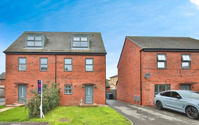 4 Bedroom Semi-Detached House For Sale In Larkin Lane, Kingston Upon Hull, City Of Kingston Upon Hull, HU7