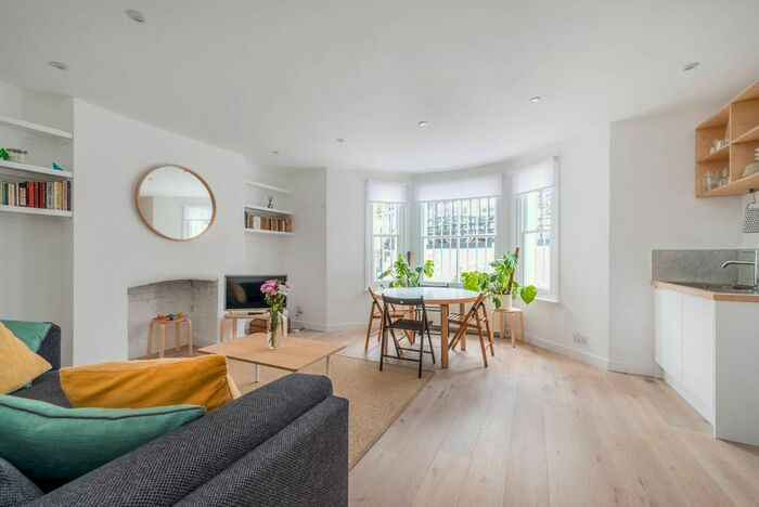 3 Bedroom Flat To Rent In Ladbroke Grove, North Kensington, London, W10