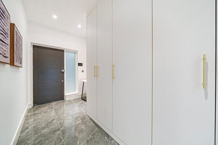 1 Bedroom Flat To Rent In Garway Road, London, W2