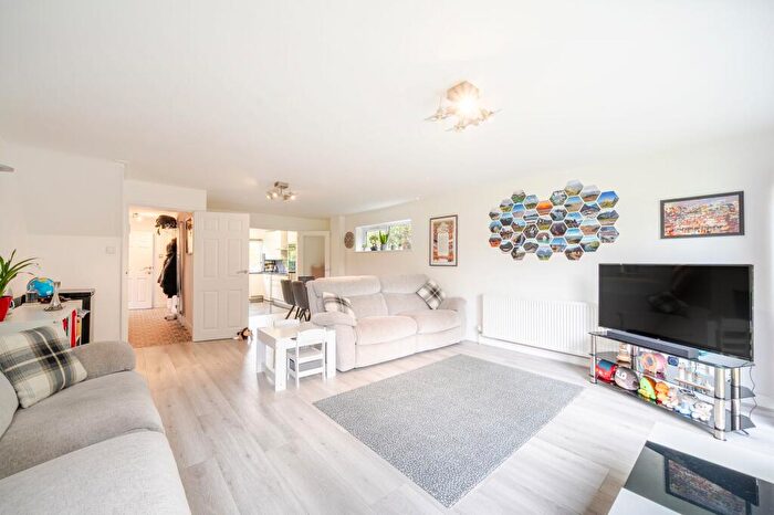 3 Bedroom Duplex For Sale In Stonegrove, Ailantus Court Stonegrove, HA8