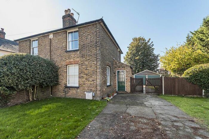 3 Bedroom Cottage To Rent In Rushett Close, Long Ditton, KT7