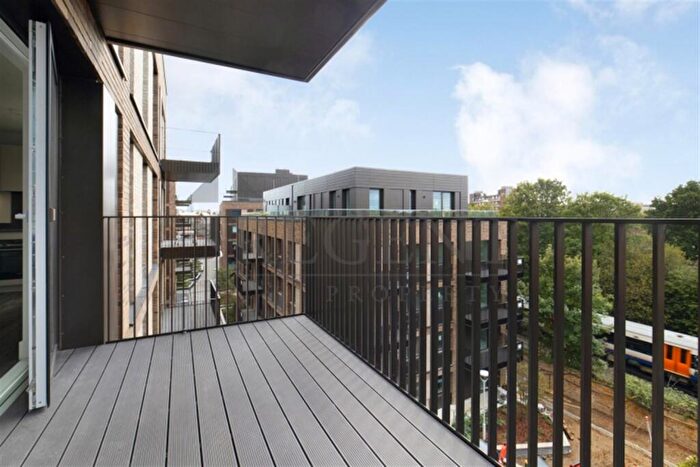 2 Bedroom Apartment To Rent In Fusion Apartments, Moulding Lane, SE14