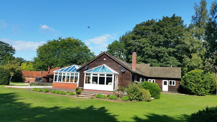 4 Bedroom Bungalow To Rent In The Street, Gooderstone, King'S Lynn, PE33