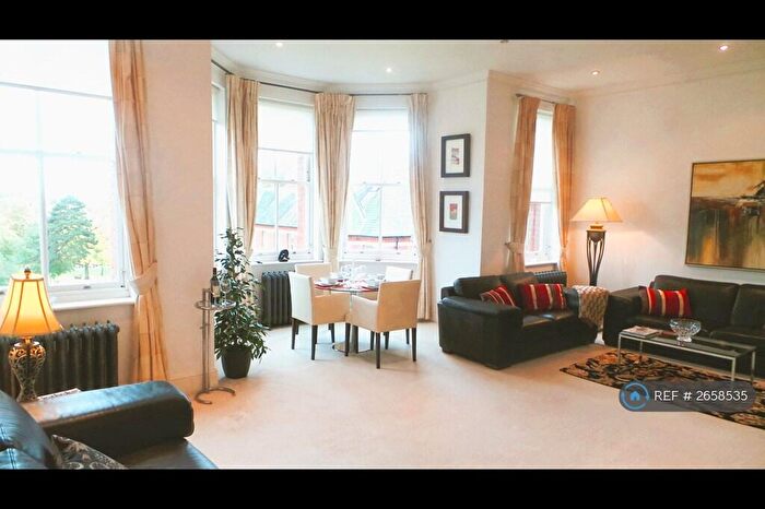 3 Bedroom Flat To Rent In Devonshire House, Woodford Green, IG8