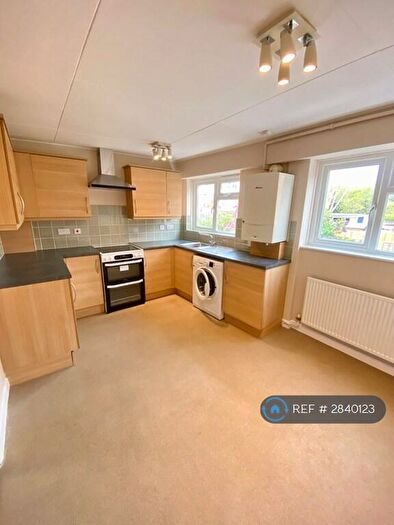 2 Bedroom Flat To Rent In Barrack Road, Exeter, EX2