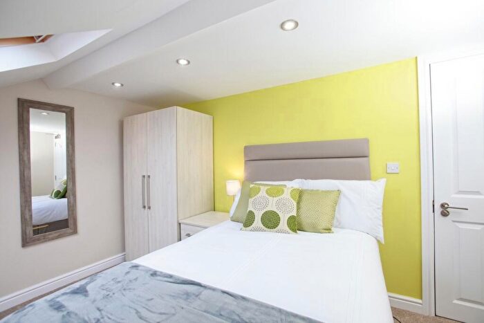 1 Bedroom Terraced House To Rent In Waylen Street, Reading, RG1