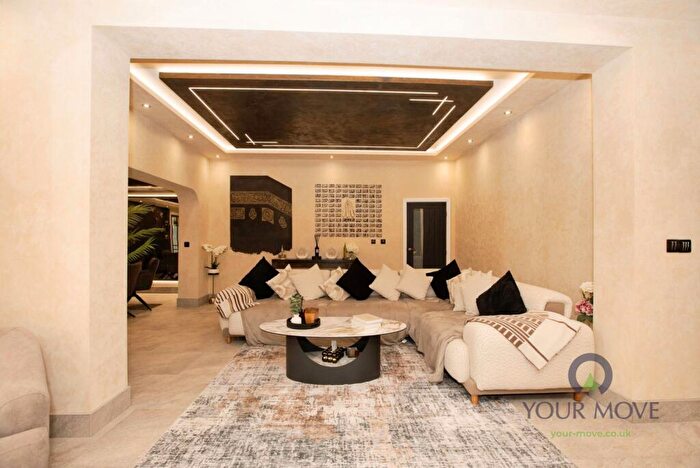 6 Bedroom End Of Terrace House For Sale In Redlam, Blackburn, Lancashire, BB2
