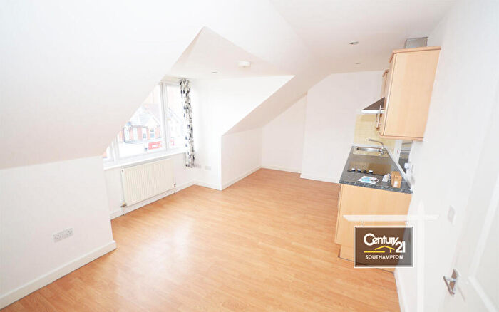 1 Bedroom Flat To Rent In |Ref: |, Portswood Road, Southampton, SO17
