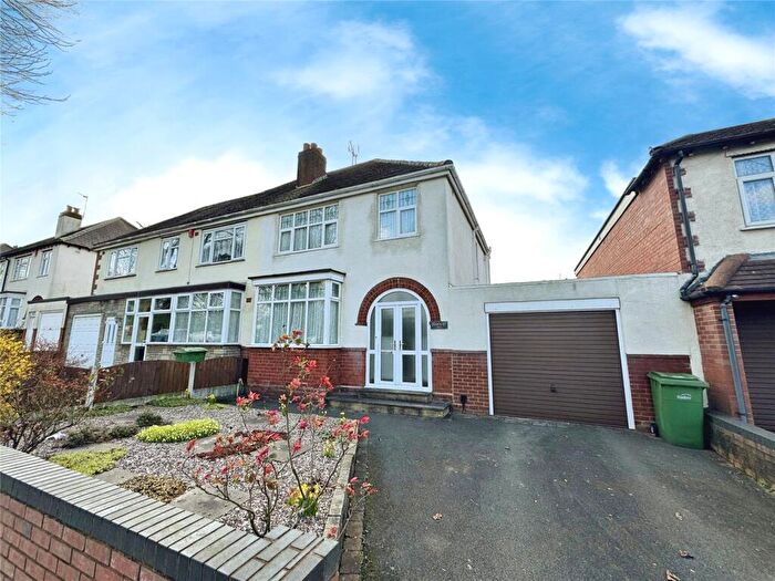 3 Bedroom Semi Detached House To Rent In Priory Road, Dudley, West Midlands, DY1