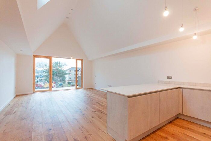 3 Bedroom Flat To Rent In L Gylemuir Lane, Edinburgh, EH12