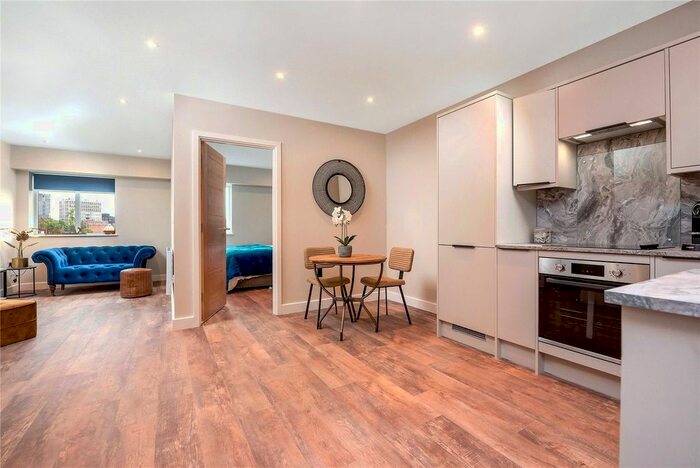 1 Bedroom Flat To Rent In Burleys Way, Leicester, LE1