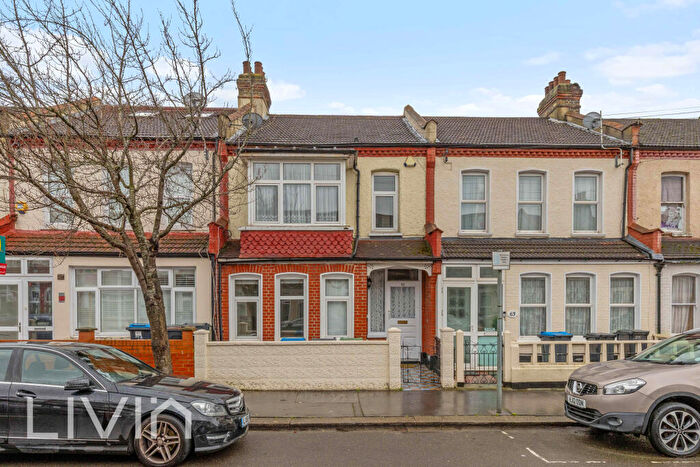 3 Bedroom Terraced House For Sale In Langdale Road, Thornton Heath, Surrey, CR7