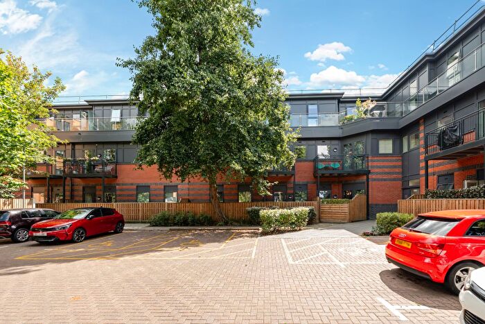 1 Bedroom Flat To Rent In Clivemont Road, Maidenhead, SL6