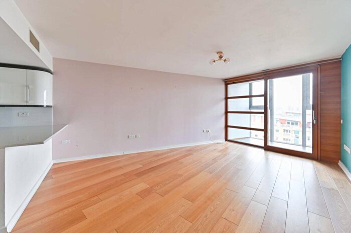 1 Bedroom Flat For Sale In Falcon Wharf, , Battersea, London, SW11