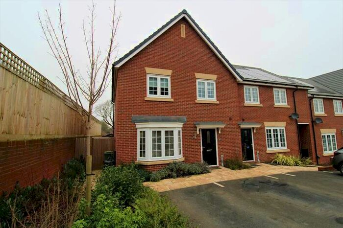3 Bedroom Semi-Detached House For Sale In Osier Way, Olney, MK46
