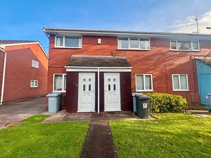 2 Bedroom Flat To Rent In Hythe Avenue, Crewe, Cheshire, CW1